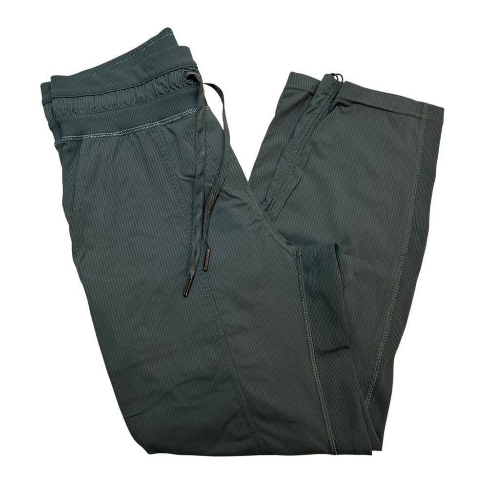Lululemon Dance Studio Crop II, Green Micro-Stripe, Women’s Size 4 (Est.)